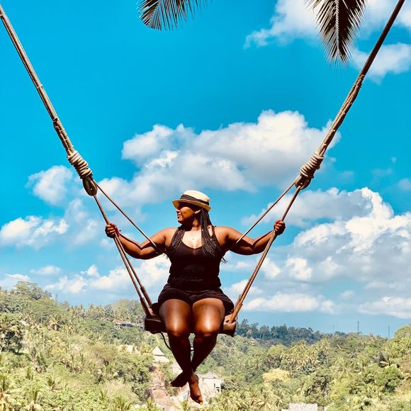 Meet your Posher, Danae - Picture 1 of 1